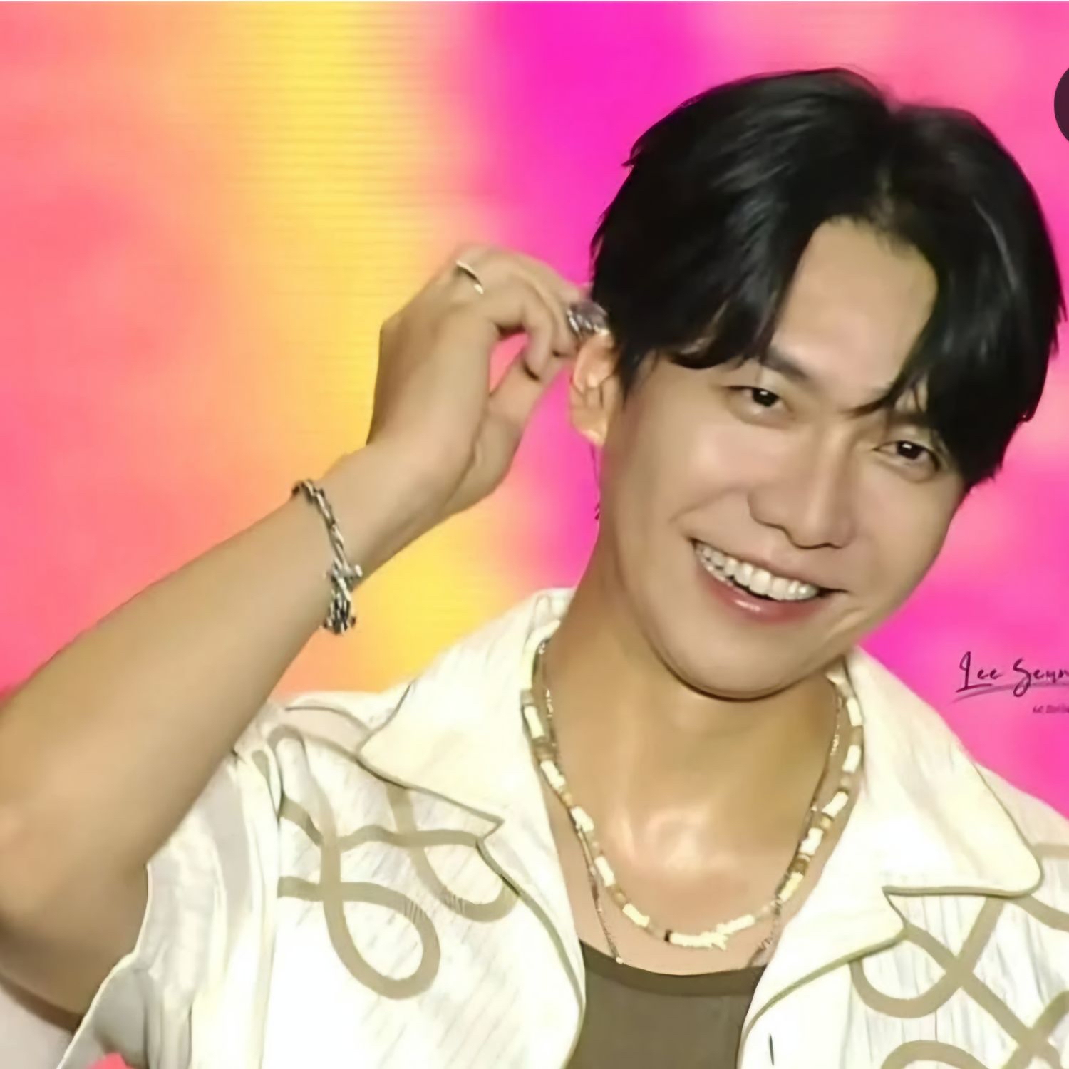 Latest photo of Lee Seunggi