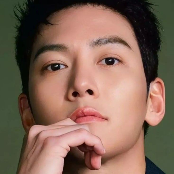 チ・チャンウクの最近の活動ショット