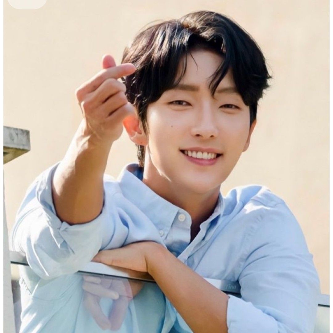 李準基的最新照片