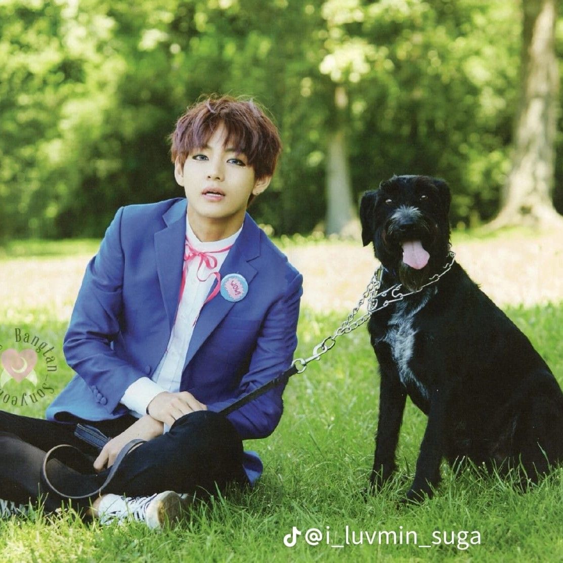 Recent activity shot of Kim Taehyung (V)