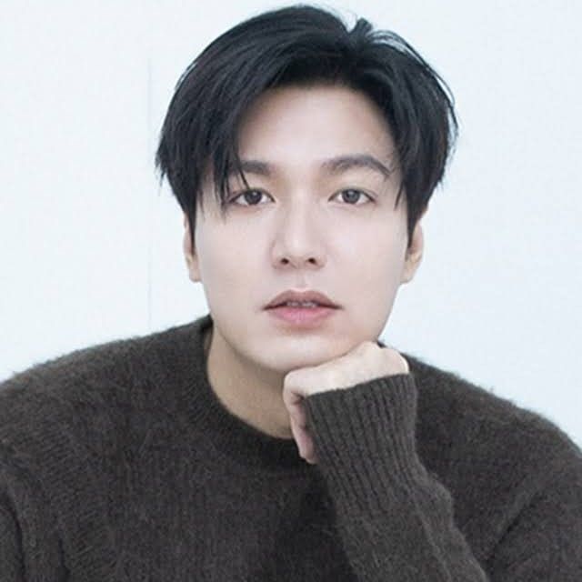 粉絲拍下的李敏鎬瞬間