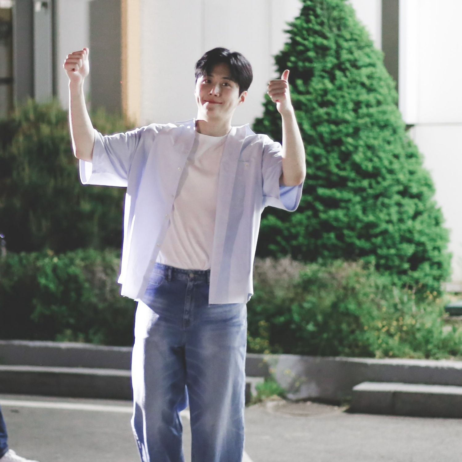 Behind-the-scenes cut of Kim Seonho