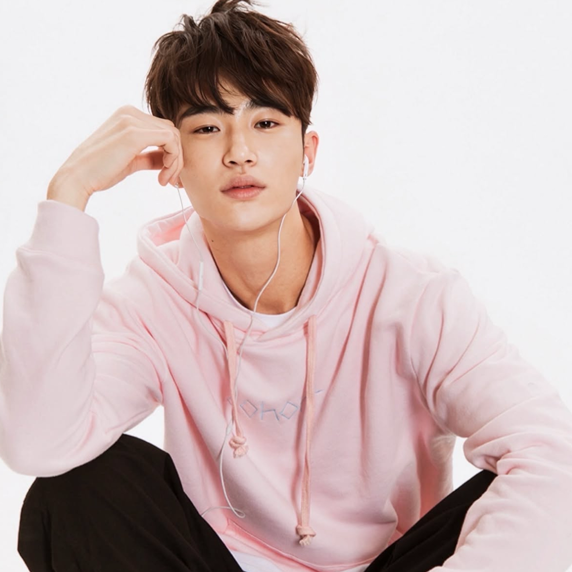Recent activity shot of Byeon Wooseok