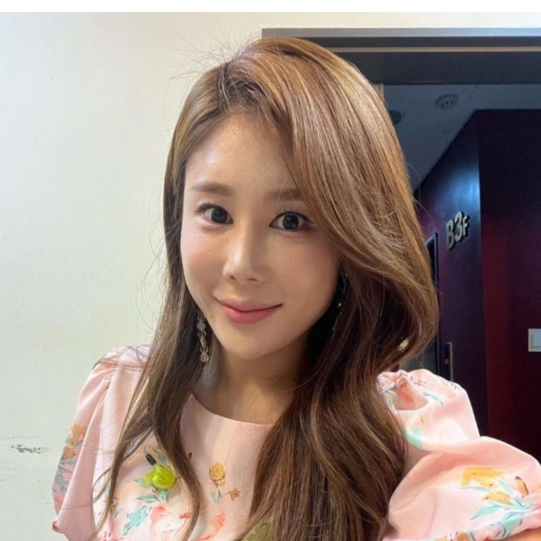 A moment captured by a fan of Kim Soyou