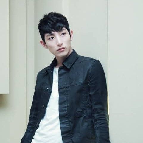 Behind-the-scenes cut of Lee Soohyuk