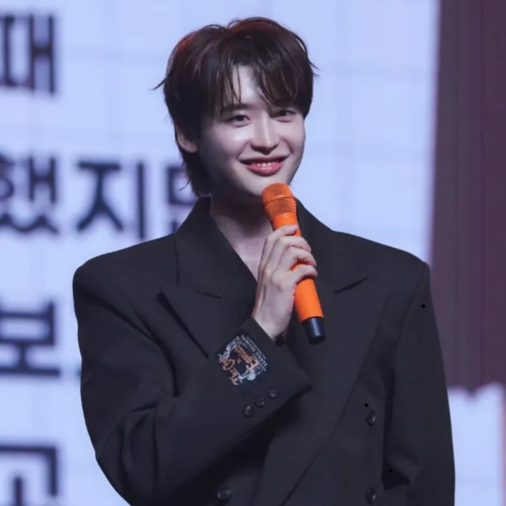 Behind-the-scenes cut of Lee Jongsuk