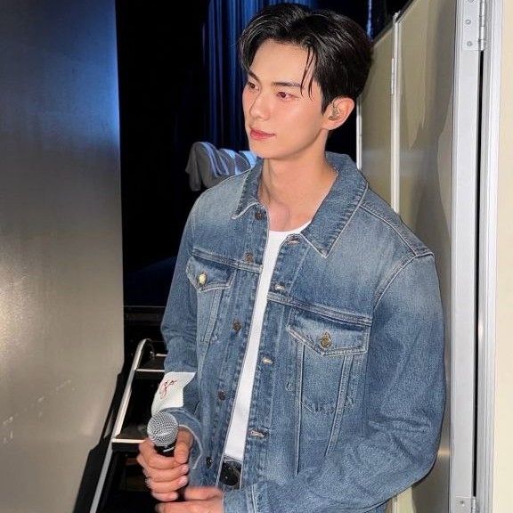 A moment captured by a fan of Lee Chaemin