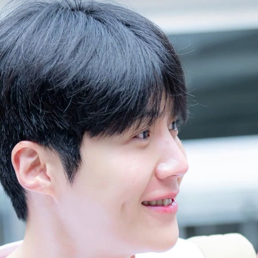 A moment captured by a fan of Kim Seonho