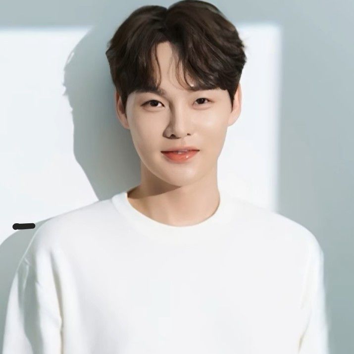 Foto kegiatan terbaru dari Park Seojin