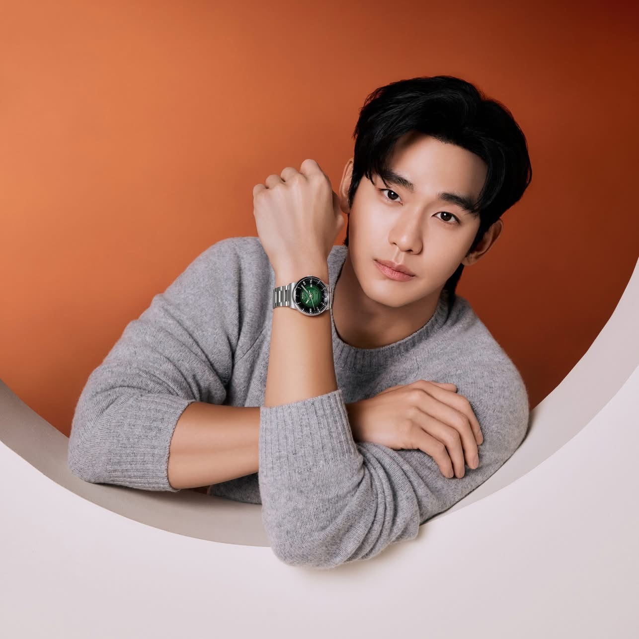 金秀贤的最新照片