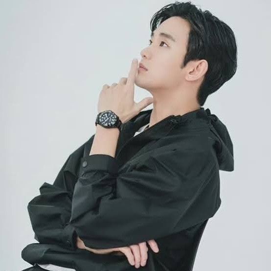 Foto kegiatan terbaru dari Kim Soohyun