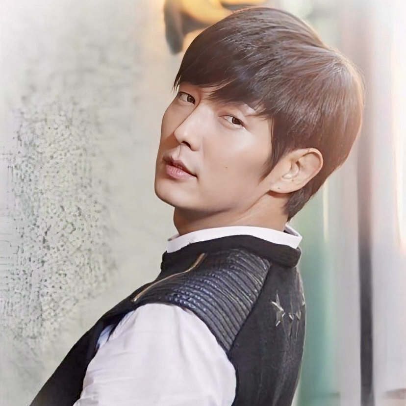 Recent activity shot of Lee Joongi