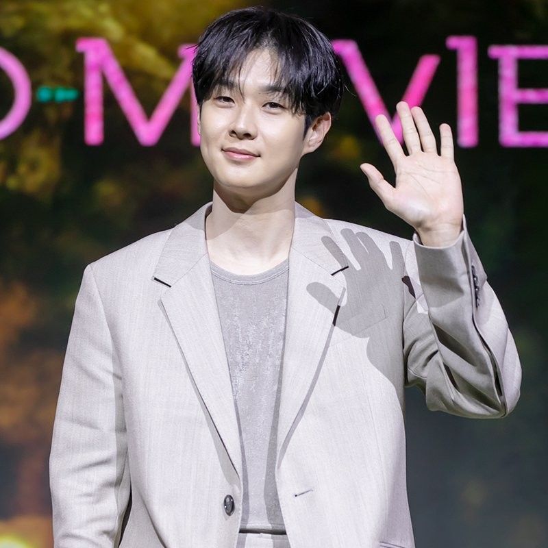 Behind-the-scenes cut of Choi Wooshik