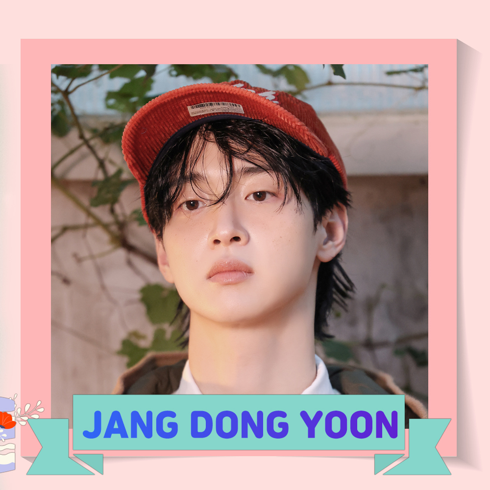 A moment captured by a fan of Jang Dongyoon