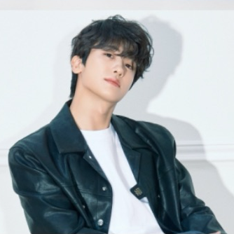 Behind-the-scenes cut of Park Hyungsik