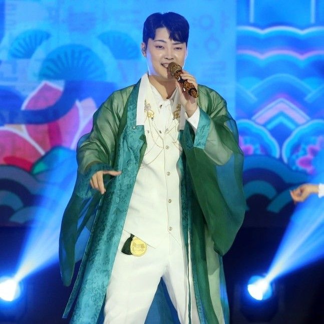 Behind-the-scenes cut of Kim Kyungmin