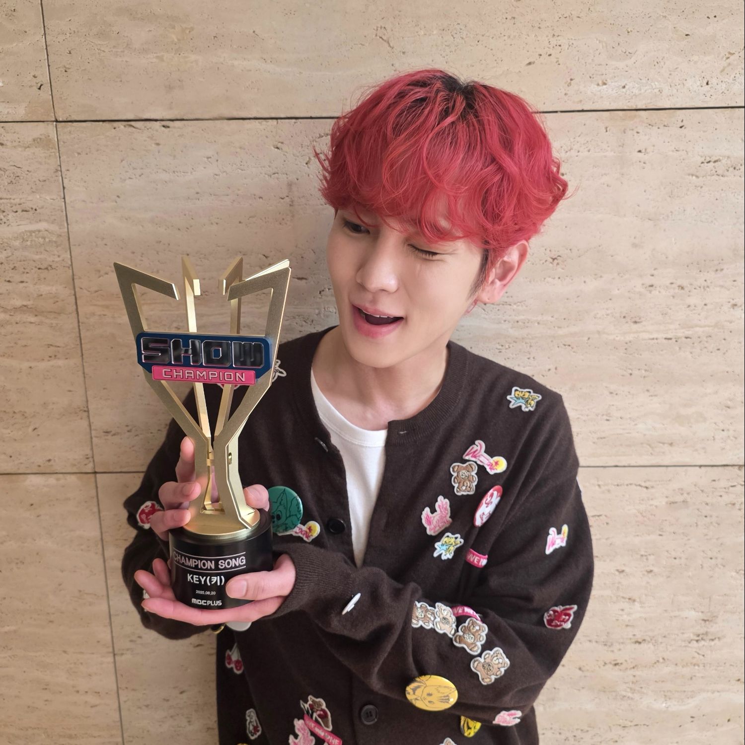Behind-the-scenes cut of Key