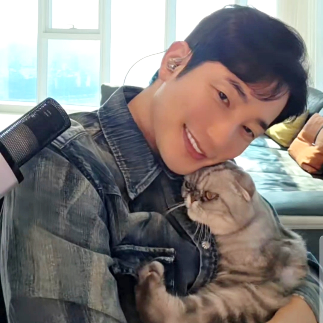 Recent activity shot of Park Sihoo