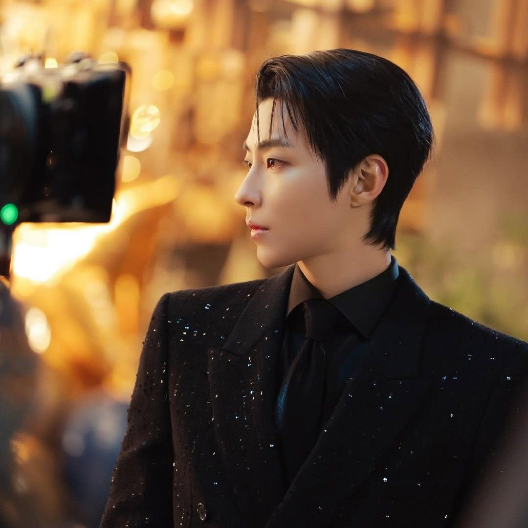 Cuplikan di balik layar dari Hwang Inyoup