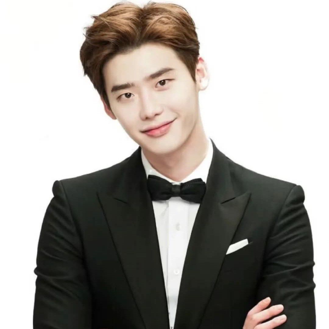 Recent activity shot of Lee Jongsuk