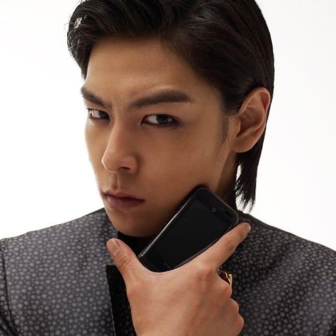 Behind-the-scenes cut of T.O.P