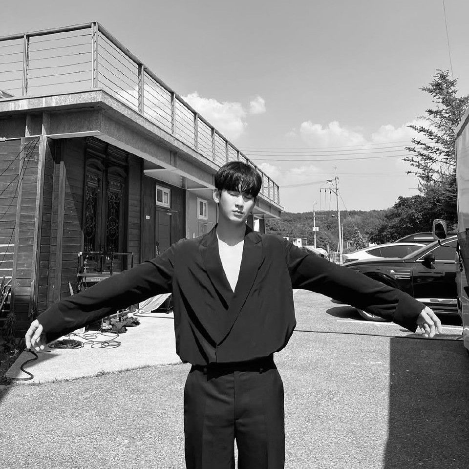 金秀贤的幕后花絮