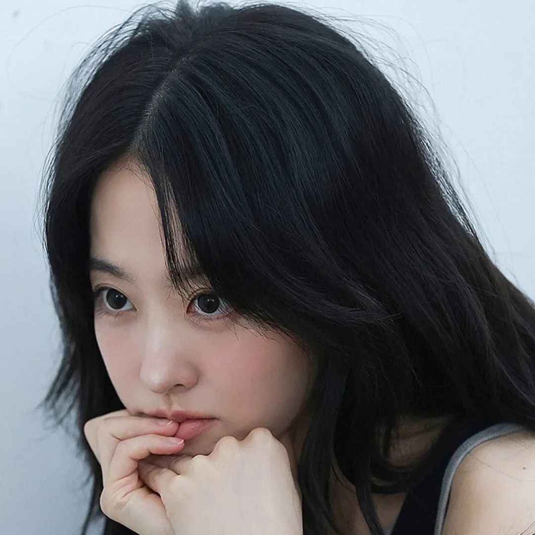 Behind-the-scenes cut of Park Boyoung