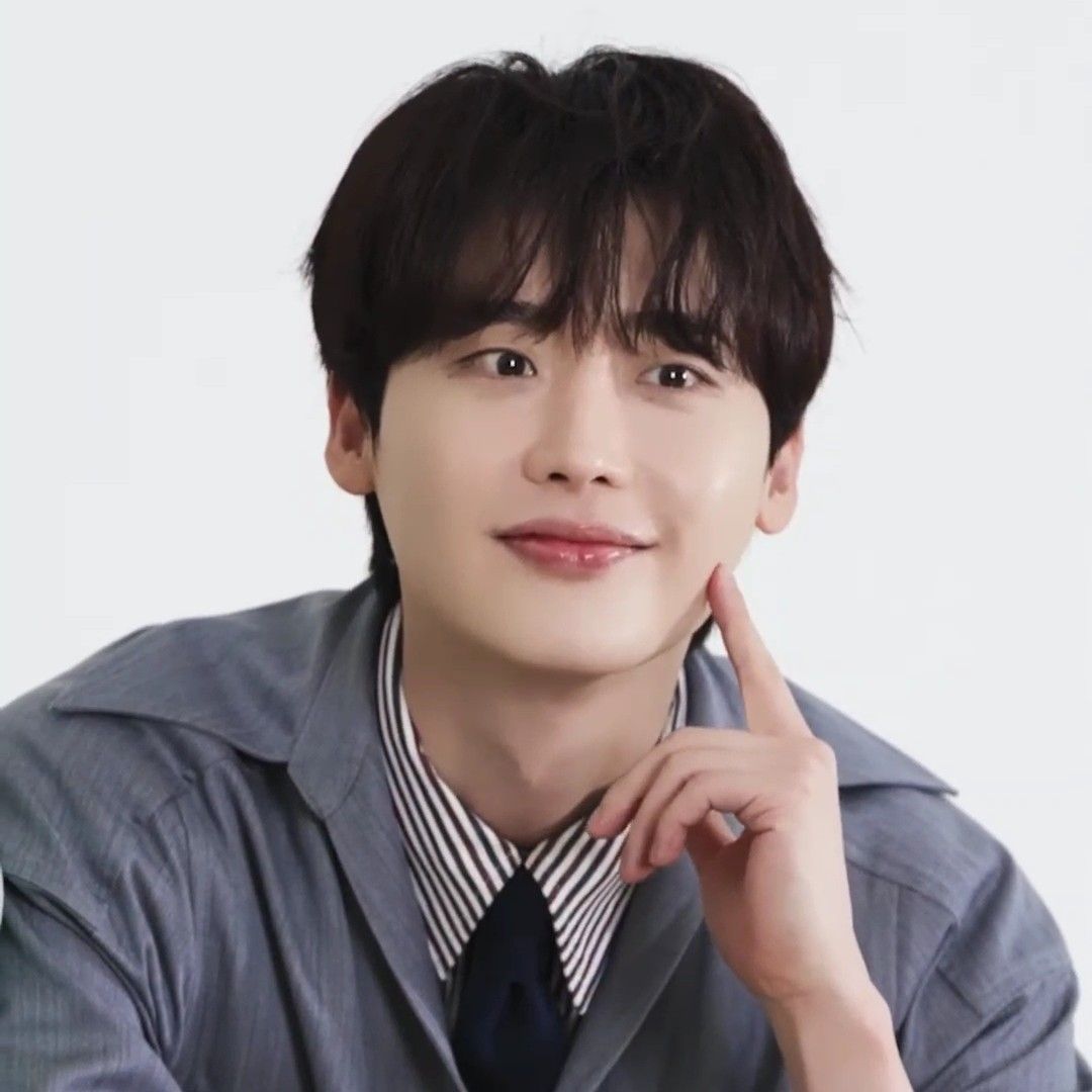 A moment captured by a fan of Lee Jongsuk