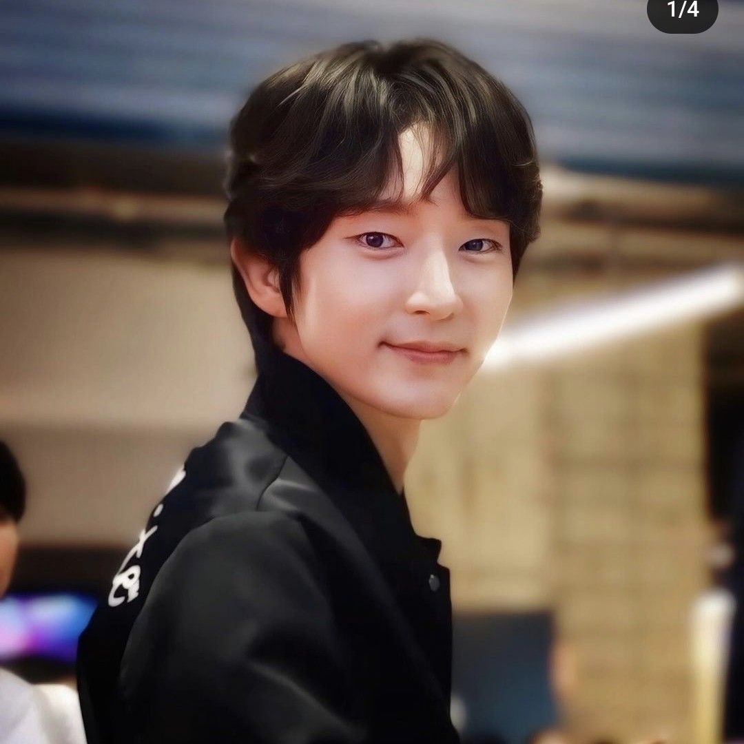 Behind-the-scenes cut of Lee Joongi