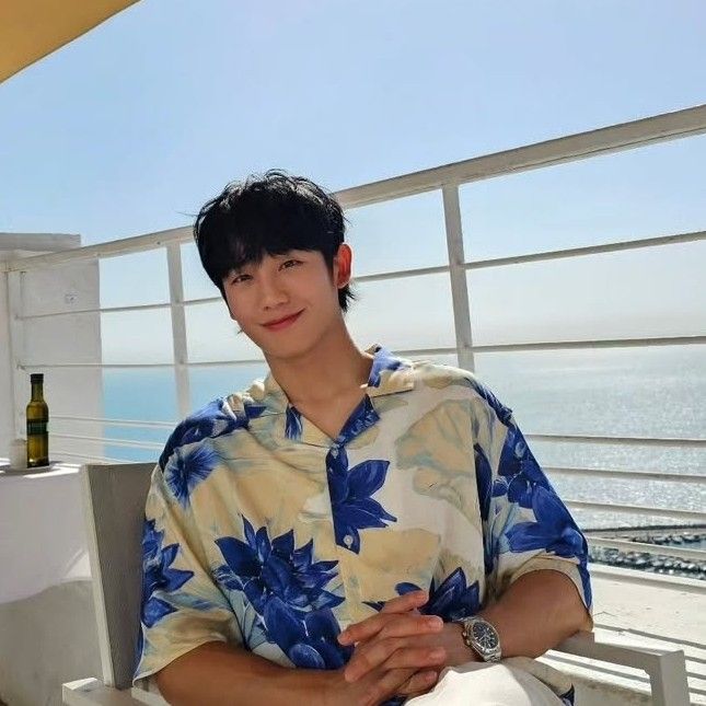 Behind-the-scenes cut of Jung Haein