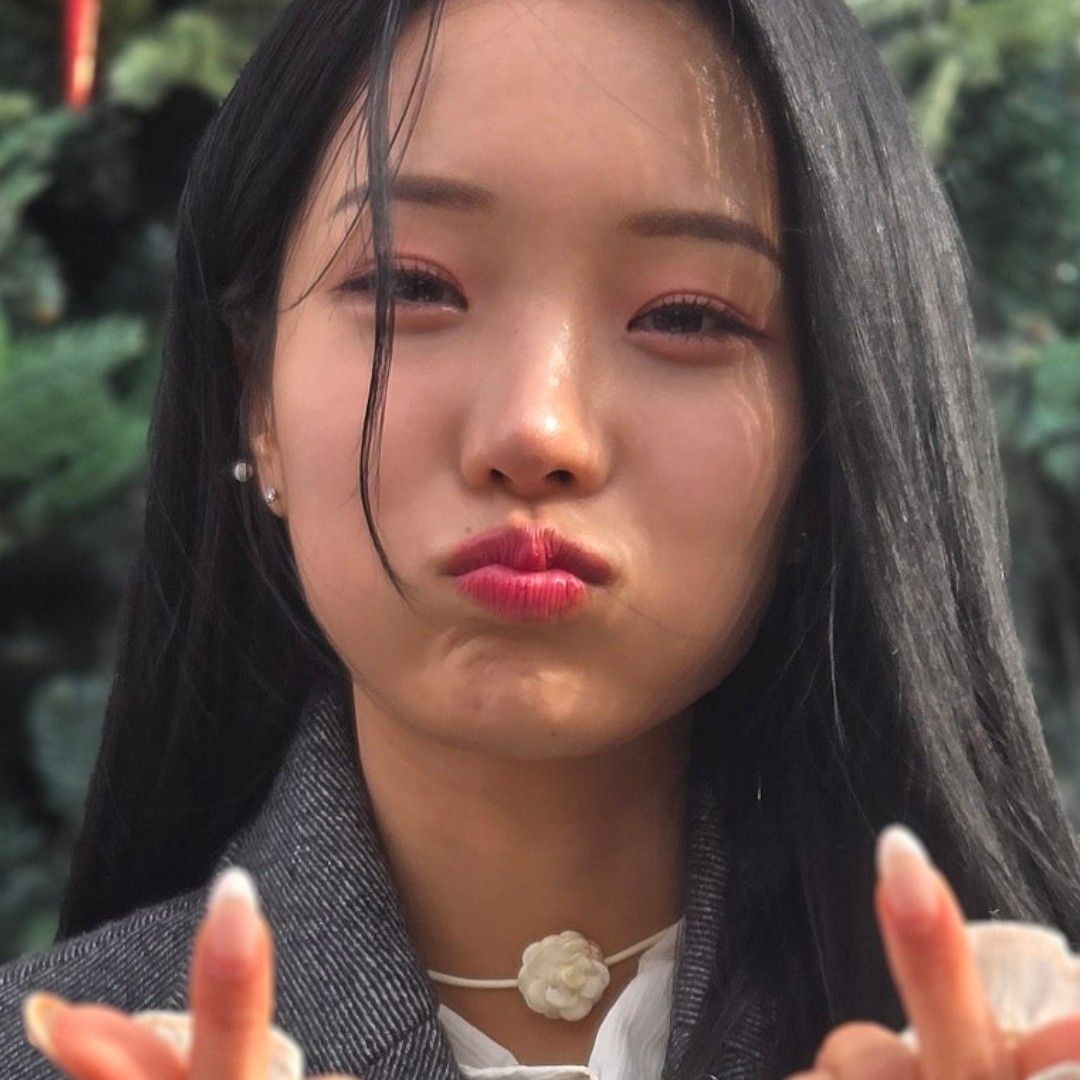 A moment captured by a fan of Kim Soyeon (2004)