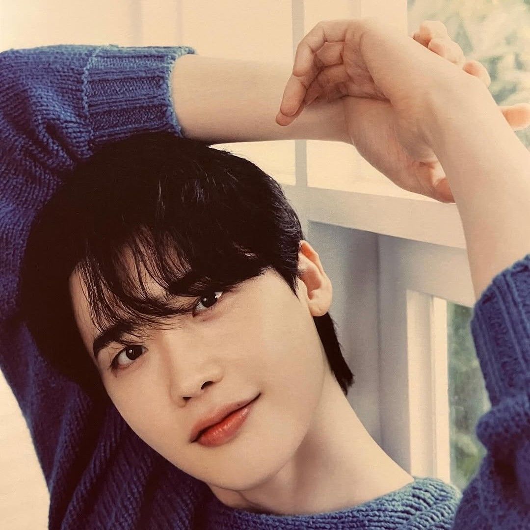 Recent activity shot of Lee Jongsuk