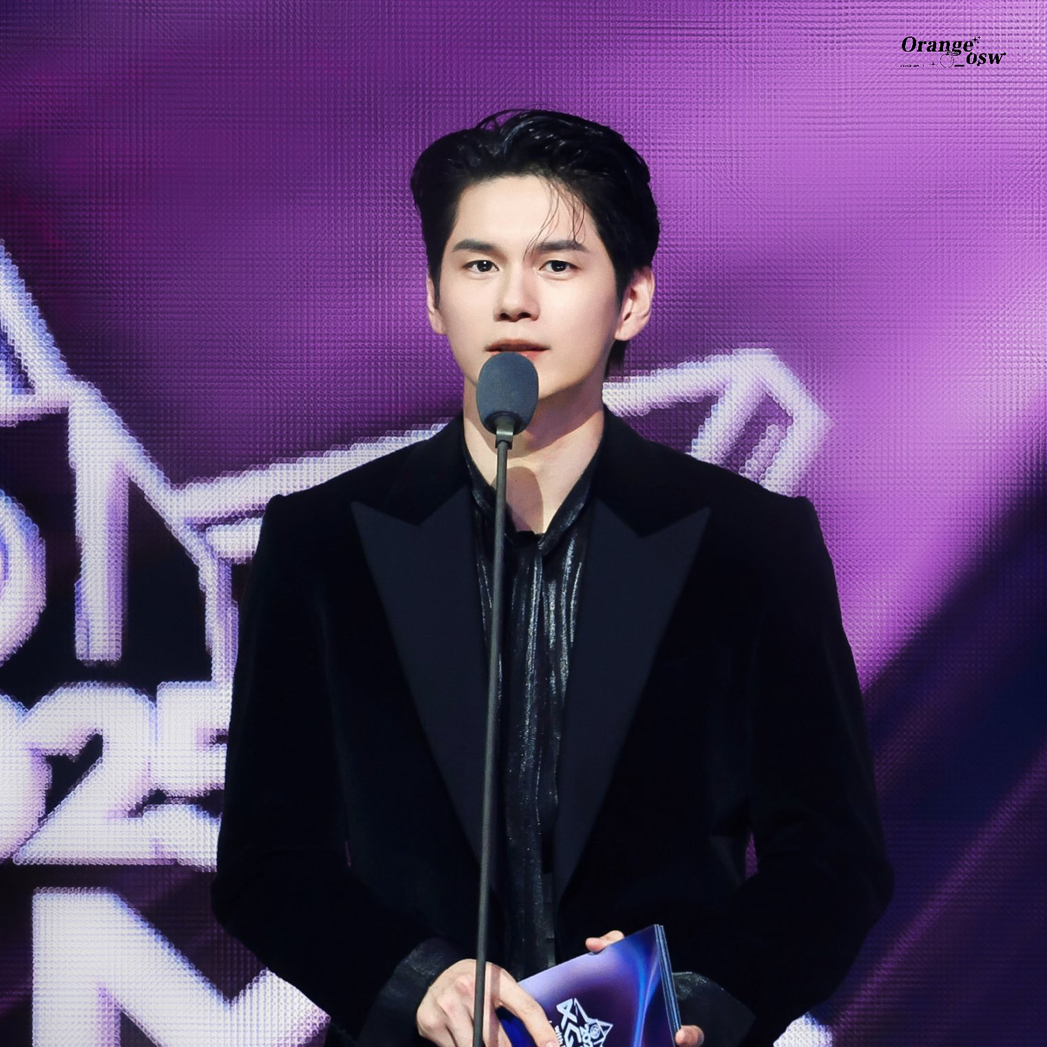 粉絲拍下的邕聖祐瞬間