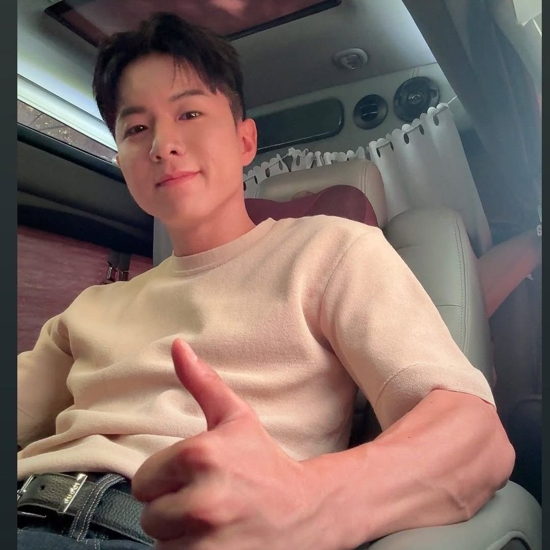 Behind-the-scenes cut of Na Taejoo