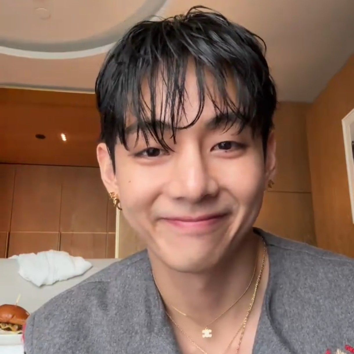 Behind-the-scenes cut of Kim Taehyung (V)