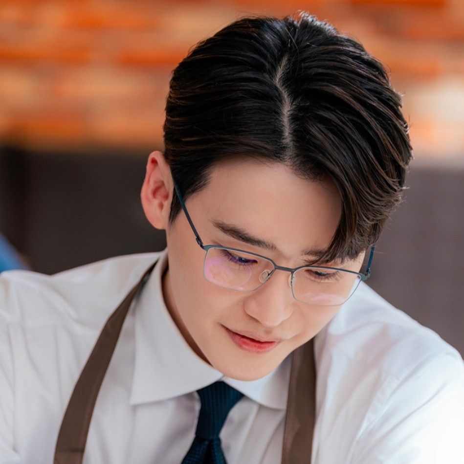 A moment captured by a fan of Lee Jongsuk