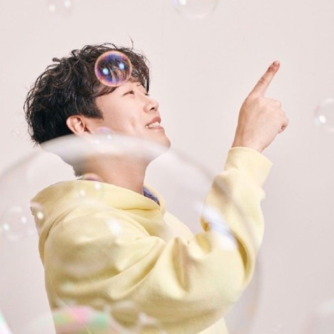 Behind-the-scenes cut of Hwang Youngwoong