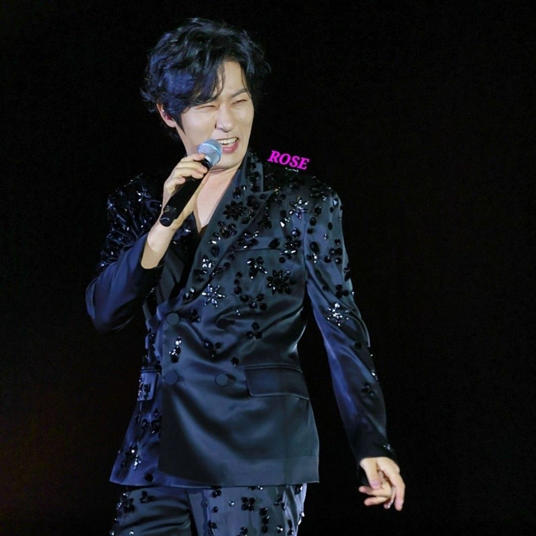 A moment captured by a fan of Kang Moonkyung