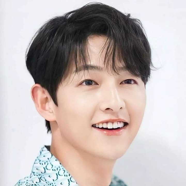 A moment captured by a fan of Song Joongki