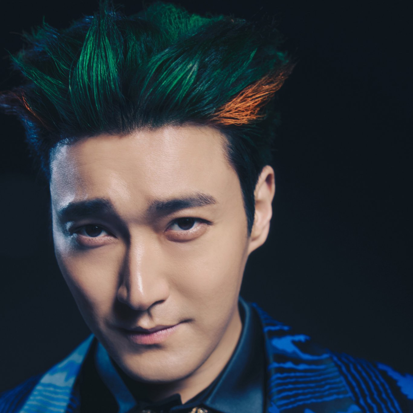 Recent activity shot of Choi Siwon