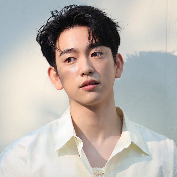 Recent activity shot of Park Jinyoung