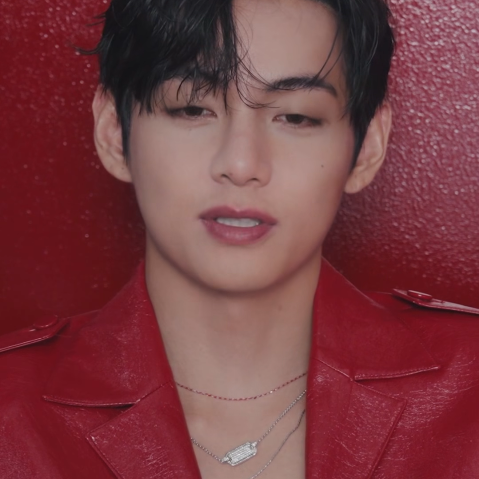 Recent activity shot of Kim Taehyung (V)