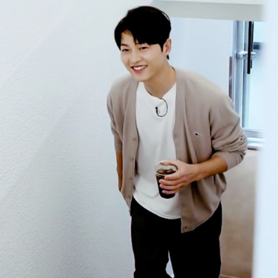 Foto terbaru dari Song Joongki