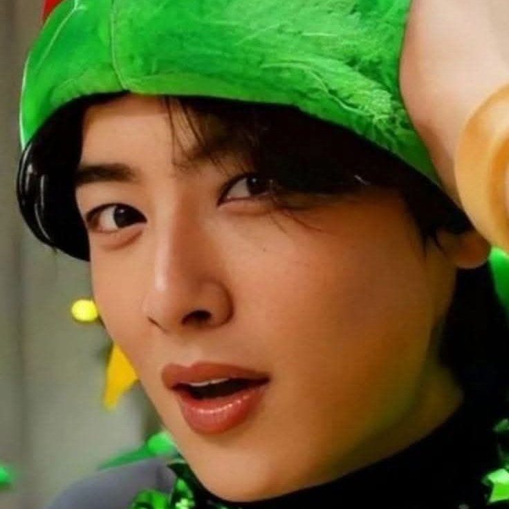 A moment captured by a fan of Cha Eunwoo