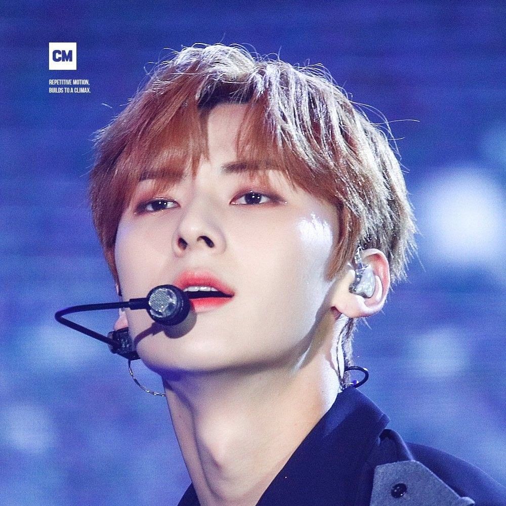 Behind-the-scenes cut of Hwang Minhyun