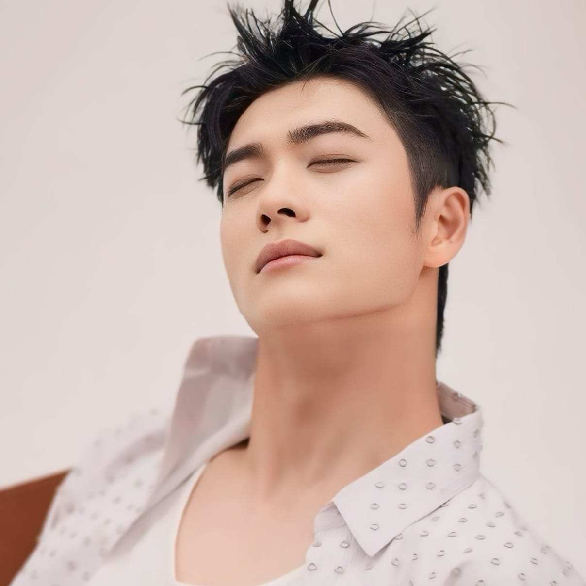 Behind-the-scenes cut of Kang Taeoh