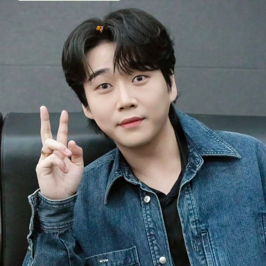 Recent activity shot of Hwang Youngwoong