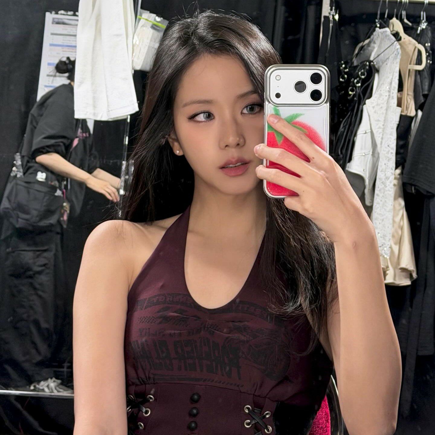 Recent activity shot of Jisoo (1995)