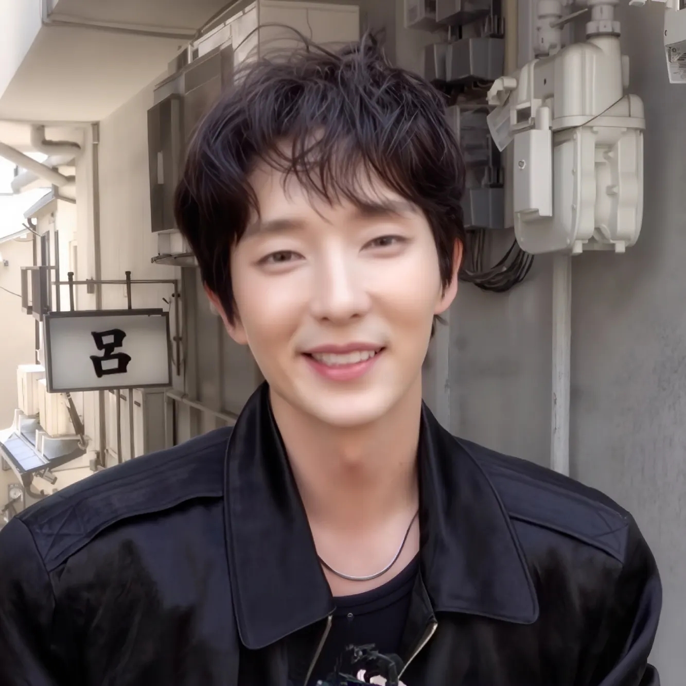 Foto terbaru dari Lee Joongi