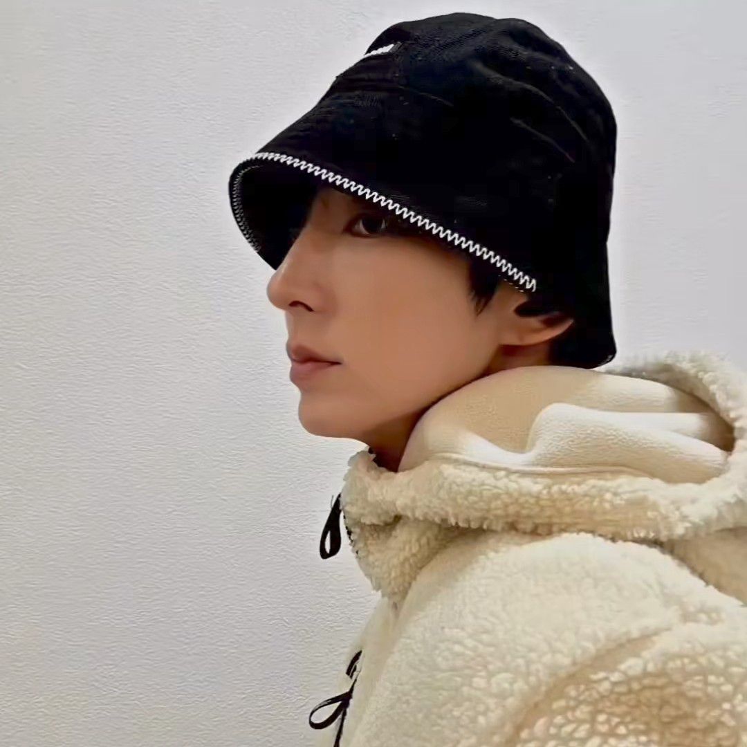 Behind-the-scenes cut of Lee Joongi